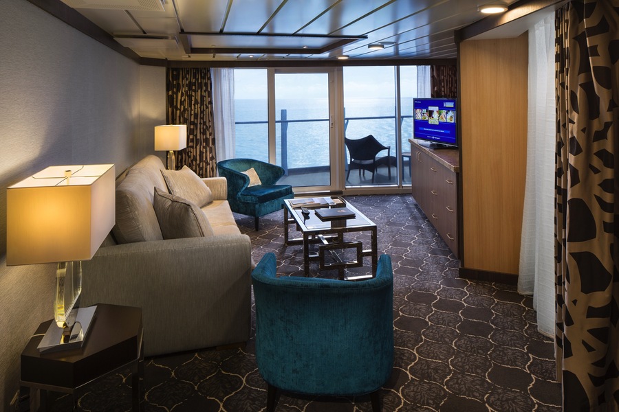 RCI, Oasis, Aquatheater SuiteLivingDeck11F.jpg